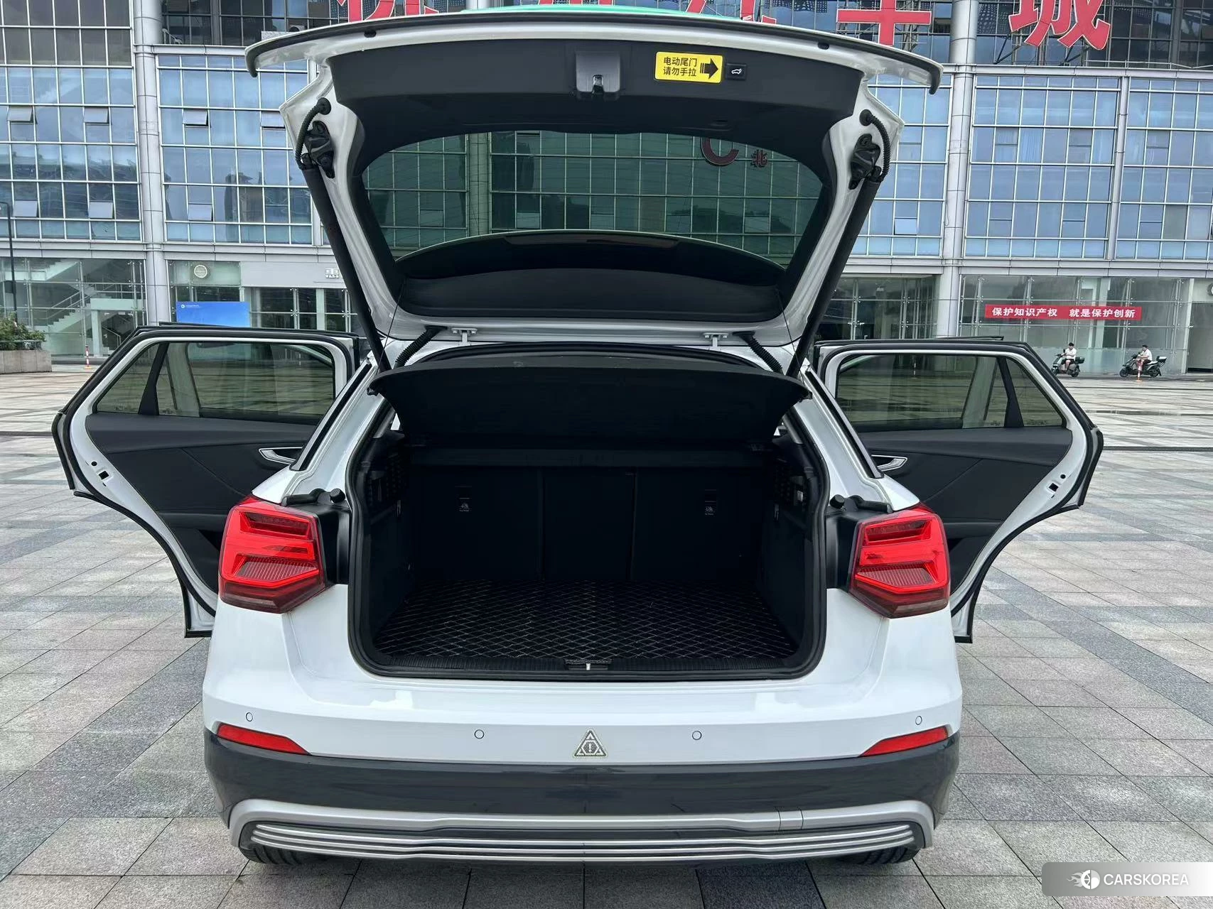 Audi Q2L 2019 Белый из Китая, фото 5