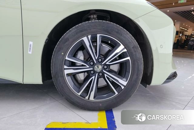 Red flag EH7 2024 Зеленый из Китая, фото 5