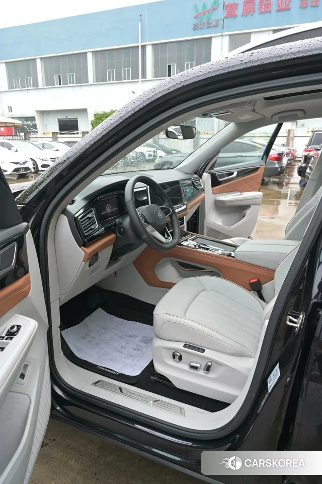 Volkswagen Tourang 2022 Черный из Китая, фото 5