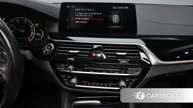 BMW 5 Series (G30) 2018 Белый из Кореи, фото 5