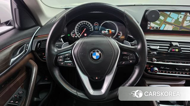 BMW 5 Series (G30) 2018 Белый из Кореи, фото 5