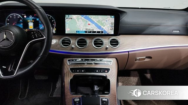 Mercedes-Benz E-Class W213 2023 Белый из Кореи, фото 5