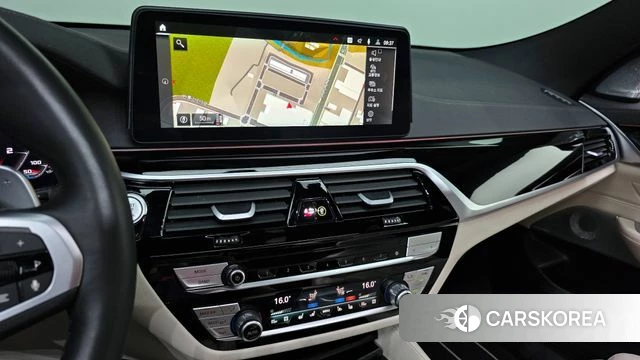 BMW 6 Series GT (G32) 2024 Серебристо-серый из Кореи, фото 5