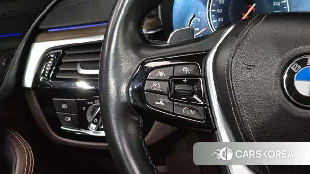 BMW 5 Series (G30) 2018 Белый из Кореи, фото 5