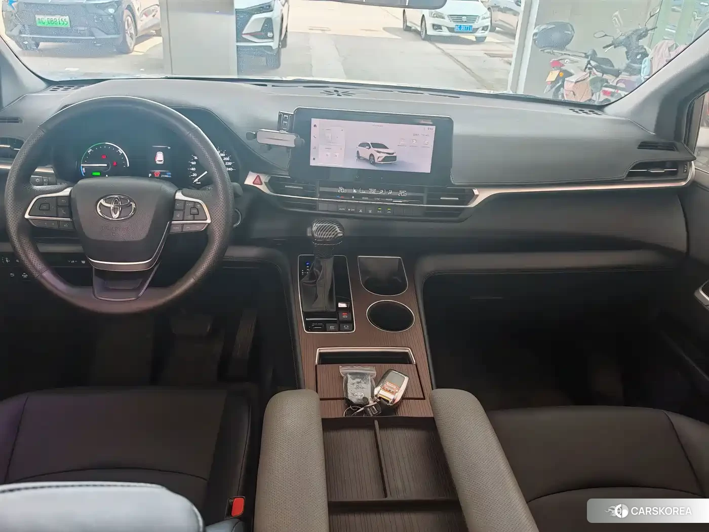 Toyota Granvia 2024 Белый из Китая, фото 6