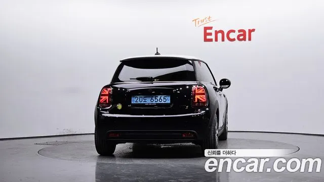 Mini Cooper Electric 2022 Черный из Кореи, фото 5