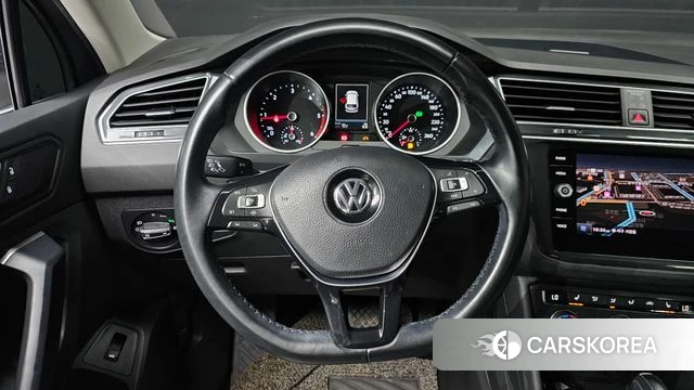 Volkswagen Tiguan second Generation 2020 Серый из Кореи, фото 5