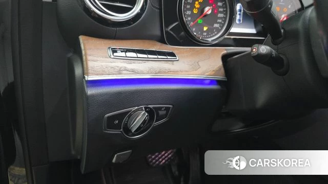 Mercedes-Benz E-Class W213 2020 Черный из Кореи, фото 5