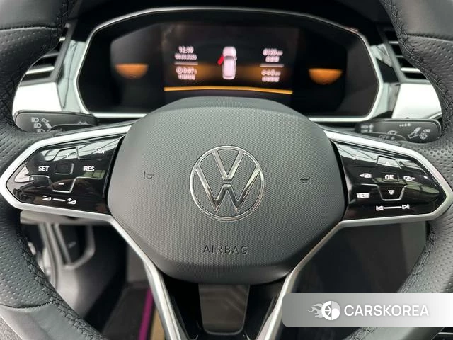 Volkswagen Magotan 2024 Черный из Китая, фото 5