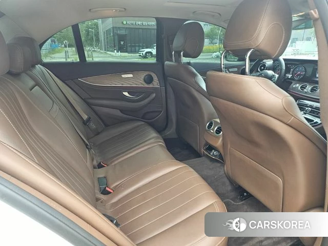Mercedes-Benz E-Class W213 2019 Белый из Кореи, фото 5