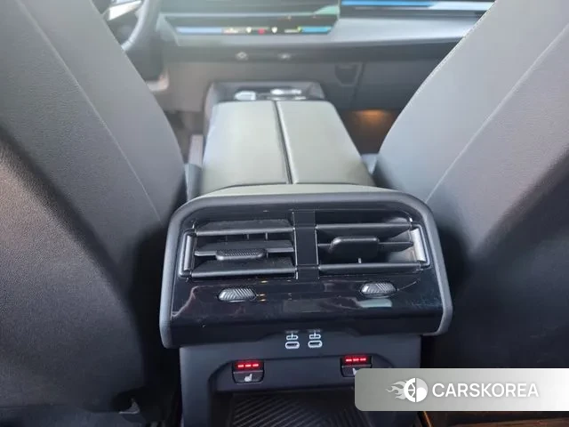 BMW 5 Series (G60) 2023 Белый из Кореи, фото 5