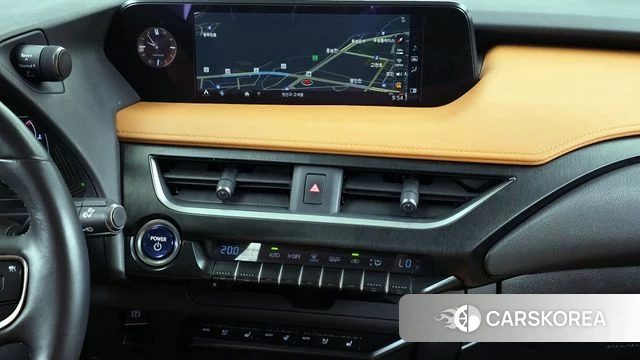Lexus UX250h 2019 Белый из Кореи, фото 5