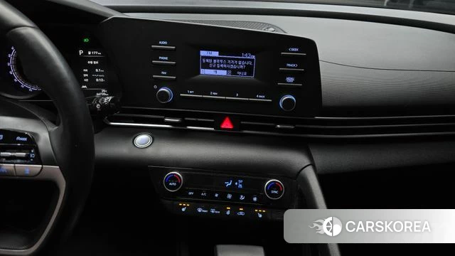Hyundai Avante Hybrid (CN7) 2023 Белый из Кореи, фото 5
