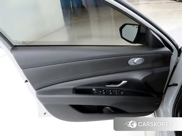 Hyundai The New Avante (CN7) 2025 Серебристо-серый из Кореи, фото 5