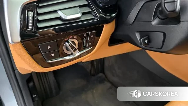 BMW 5 Series (G30) 2018 Серый из Кореи, фото 5