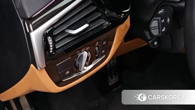 BMW 5 Series (G30) 2022 Черный из Кореи, фото 5