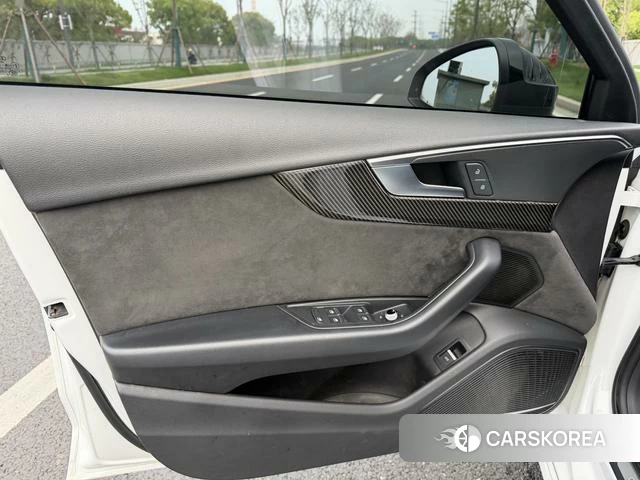 Audi A4L 2021 Белый из Китая, фото 5