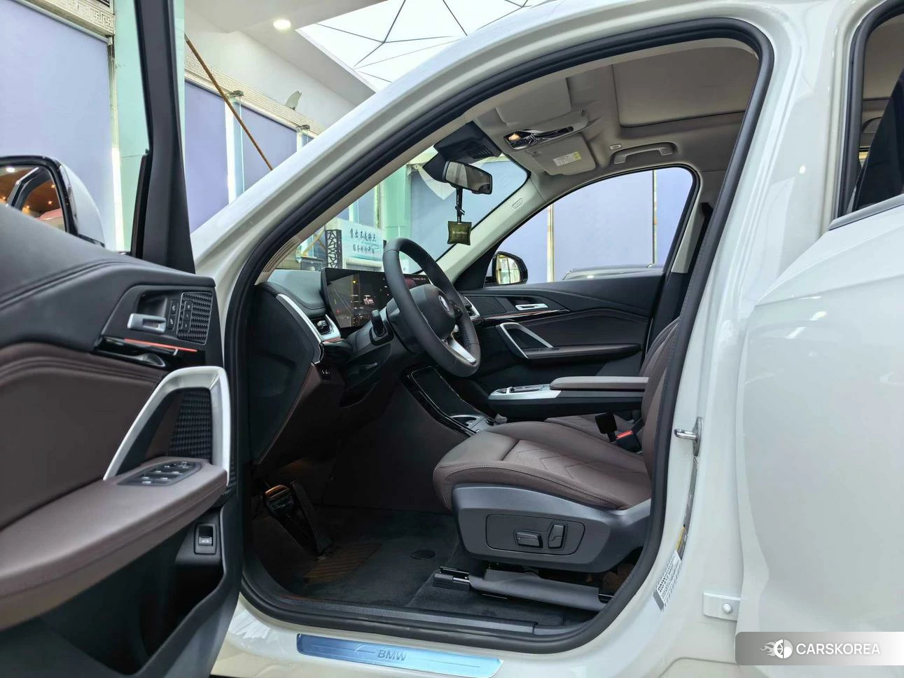 BMW iX1 2025 Белый из Китая, фото 5