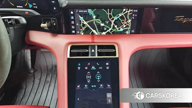 Porsche Taycan 2023 Серебристо-серый из Кореи, фото 5