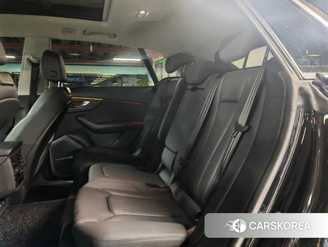 Audi Q8 2023 Черный из Китая, фото 5