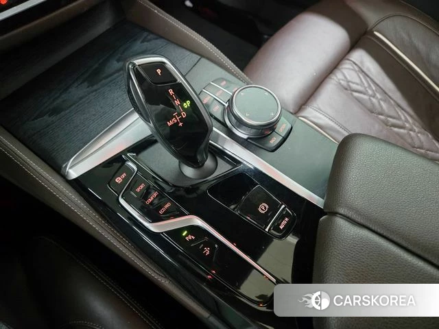 BMW 6 Series GT (G32) 2022 Серебристо-серый из Кореи, фото 5