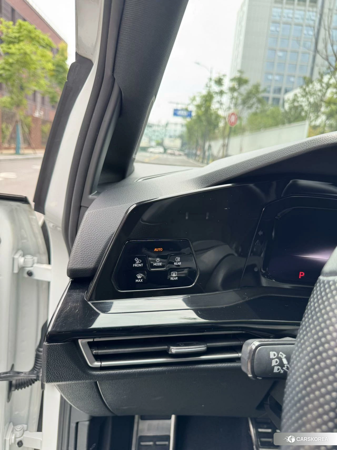 Volkswagen Golf 2023 Белый из Китая, фото 5