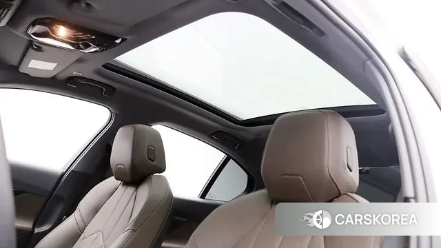 BMW 5 Series (G60) 2023 Белый из Кореи, фото 5