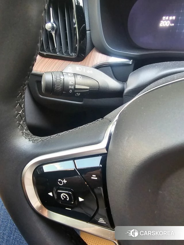 Volvo XC60 second Generation 2024 Белый из Кореи, фото 5