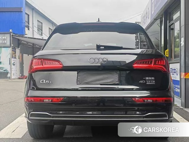 Audi Q5L 2021 Черный из Китая, фото 5