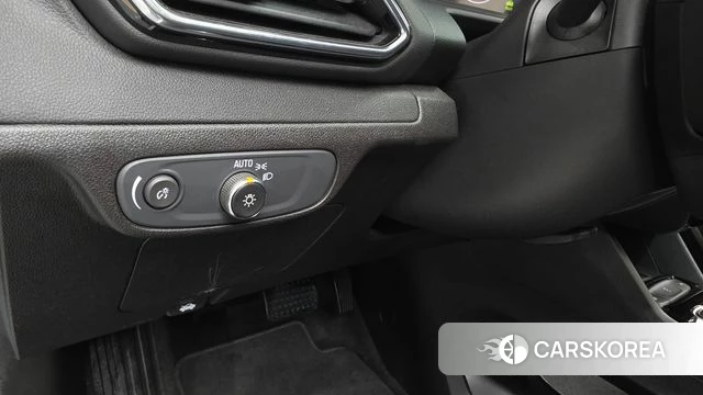 Chevrolet (GM Daewoo) Bolt EUV 2023 Серебристо-серый из Кореи, фото 5