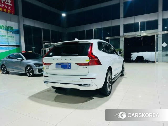 Volvo XC60 2022 Белый из Китая, фото 5