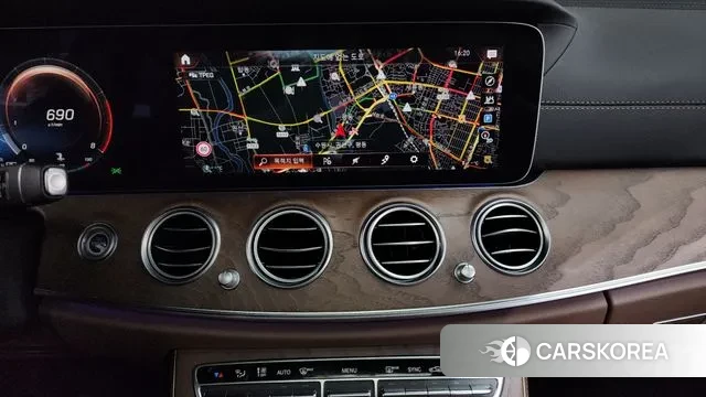 Mercedes-Benz E-Class W213 2022 Белый из Кореи, фото 5