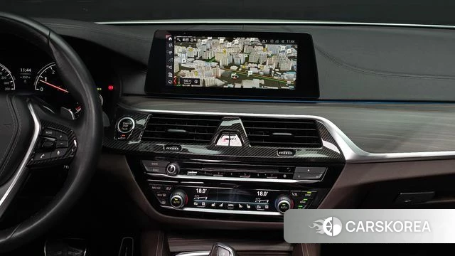 BMW 5 Series (G30) 2018 Белый из Кореи, фото 5