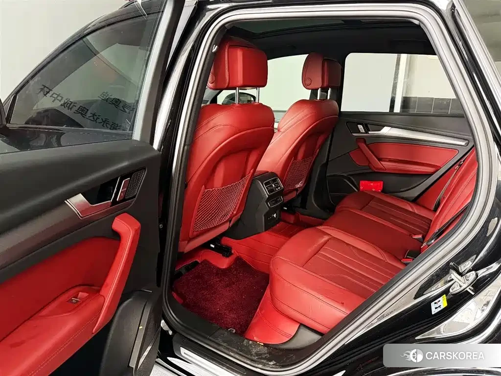 Audi Q5L 2024 Черный из Китая, фото 5