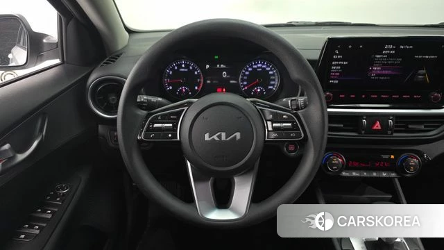 Kia The New K3 2nd generation 2023 Белый из Кореи, фото 5