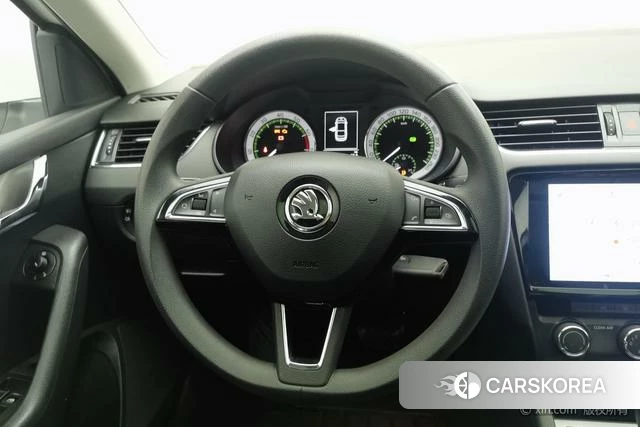 Skoda Octavia 2020 Белый из Китая, фото 5