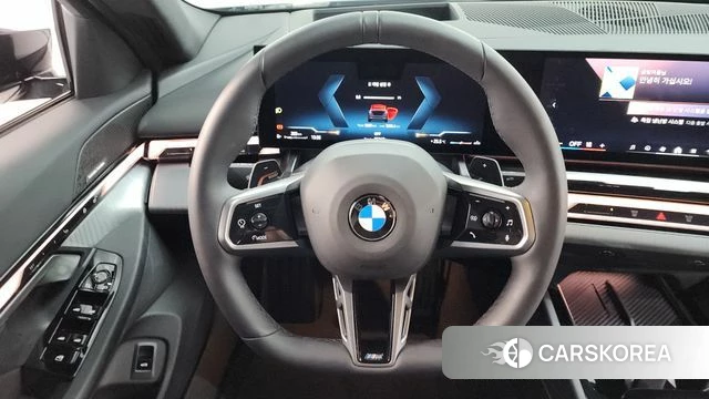 BMW 5 Series (G60) 2026 Черный из Кореи, фото 5
