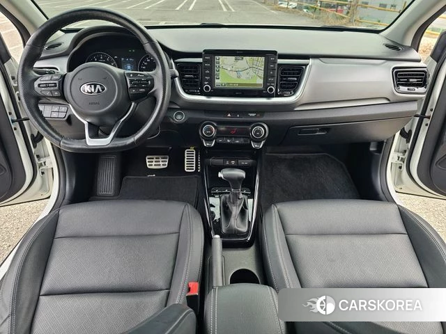 Kia Stonic 2018 Белый из Кореи, фото 5