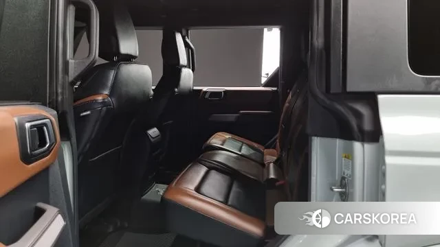 Ford Bronco 6th Generation 2022 Светло-серебряный цвет из Кореи, фото 5