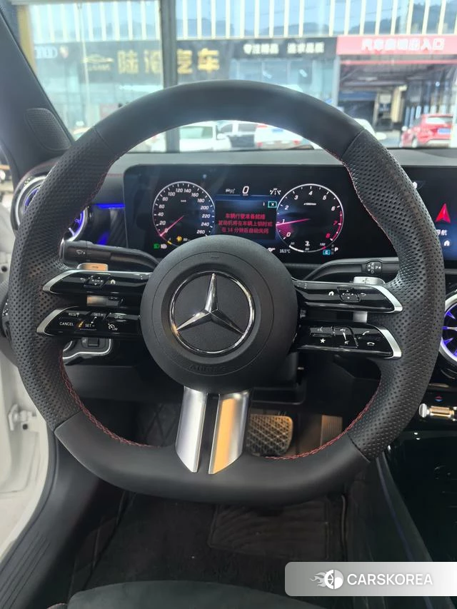 Mercedes-Benz Class A 2024 Белый из Китая, фото 5