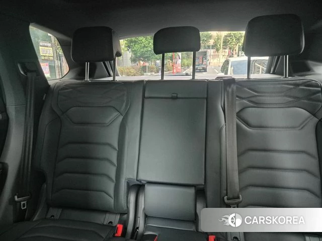 Volkswagen Touareg 3rd generation 2026 Черный из Кореи, фото 5