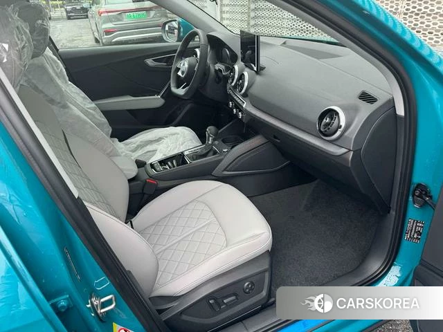 Audi Q2L 2024 Синий из Китая, фото 5