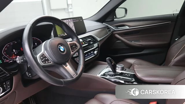 BMW 5 Series (G30) 2021 Белый из Кореи, фото 5