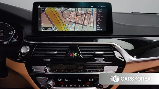 BMW 5 Series (G30) 2021 Черный из Кореи, фото 5