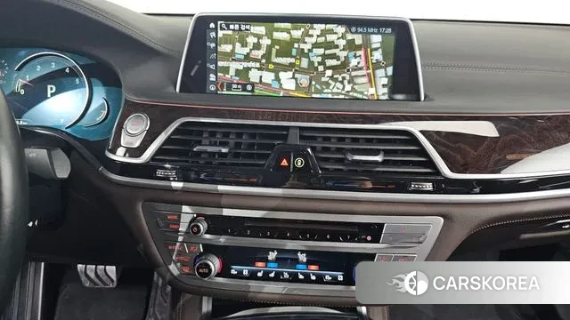 BMW 7 Series (G11) 2018 Черный из Кореи, фото 5