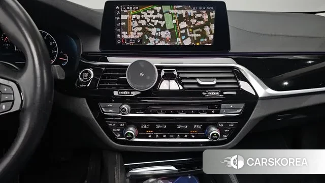 BMW 5 Series (G30) 2019 Белый из Кореи, фото 5