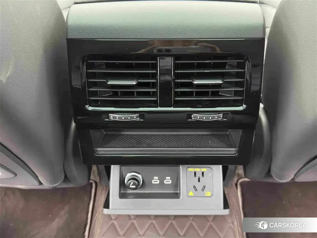 Volkswagen Touareg 2025 Черный из Китая, фото 5
