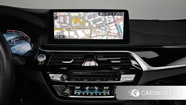 BMW 5 Series (G30) 2023 Черный из Кореи, фото 5