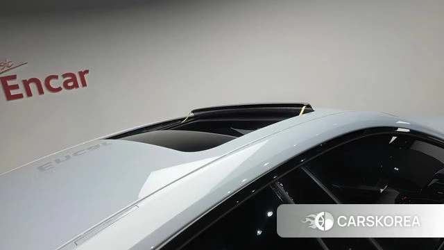 BMW i4 2023 Серебристо-серый из Кореи, фото 5