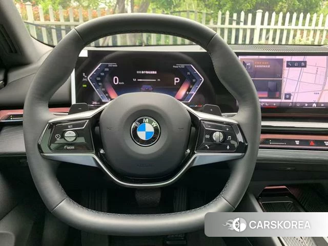 BMW 5 series 2025 Черный из Китая, фото 5
